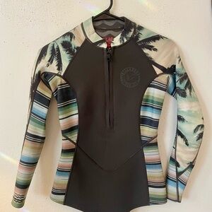 Billabong Women’s Wetsuit Size 4